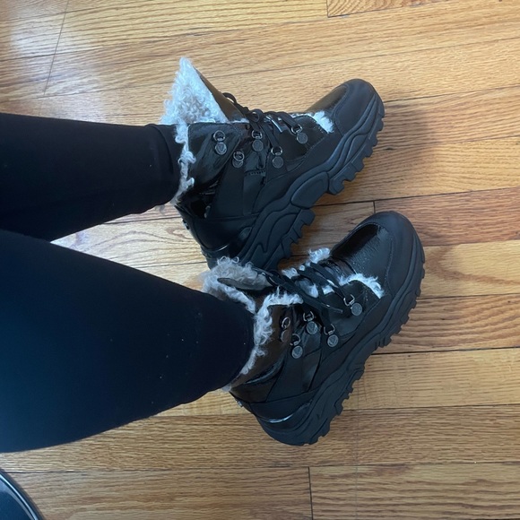 Gorgeous chunky patent leather/cream fur Marc Cain boot/sneakers😍 - Picture 3 of 8